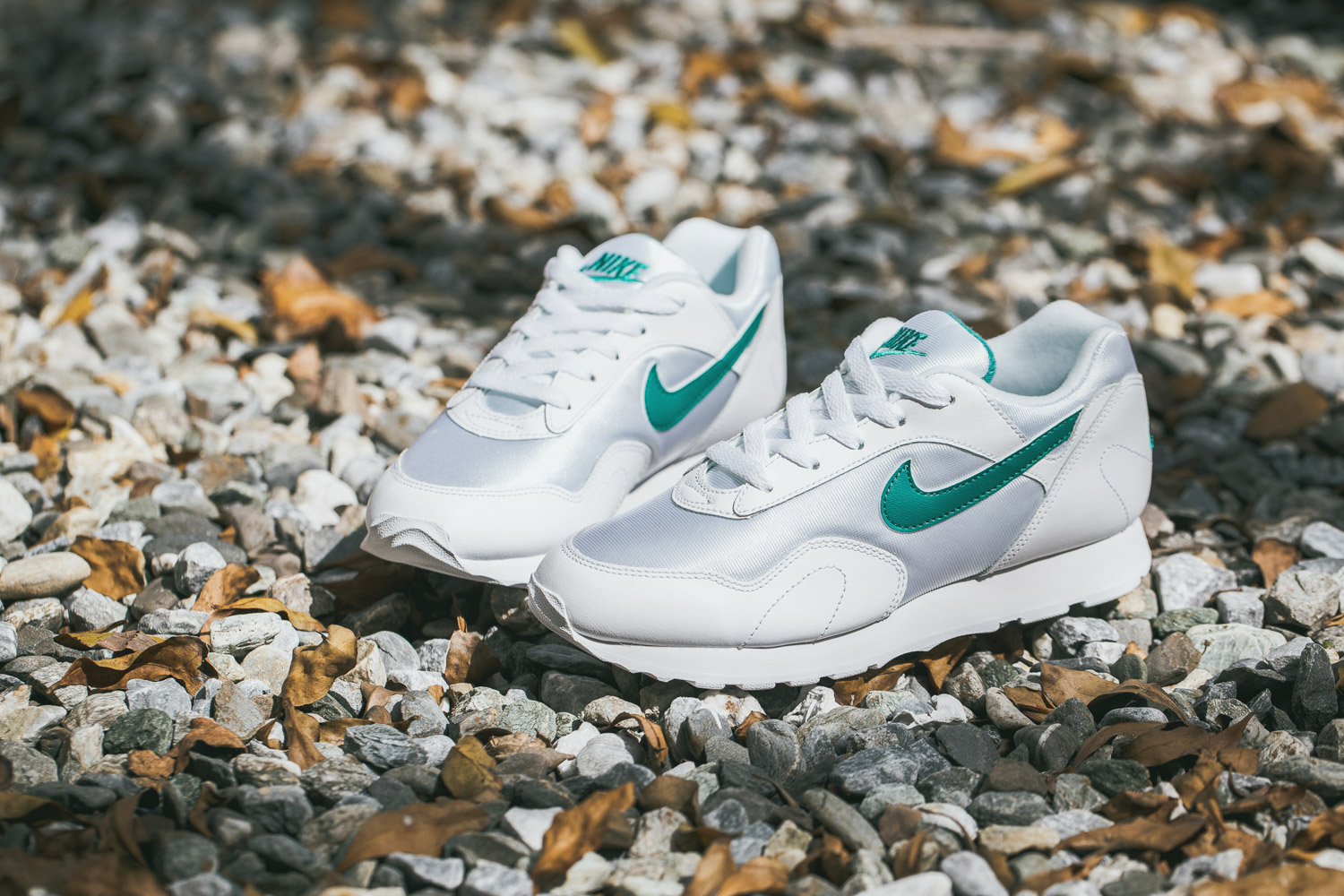 nike wmns outburst