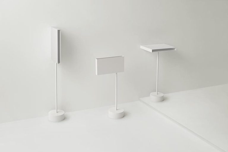 nendo single-bookshelf 書架，就是要你一次只放一本書
