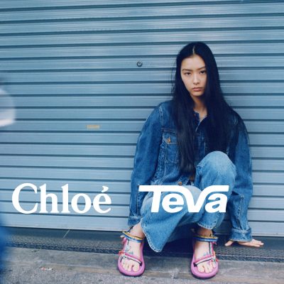 Chloé 與 Teva結集彼此的創意理念，呈獻一系列聯名款式，帶來靈活輕巧又兼具實用的設計、化身今夏最值得購入的時尚單品。 (2)