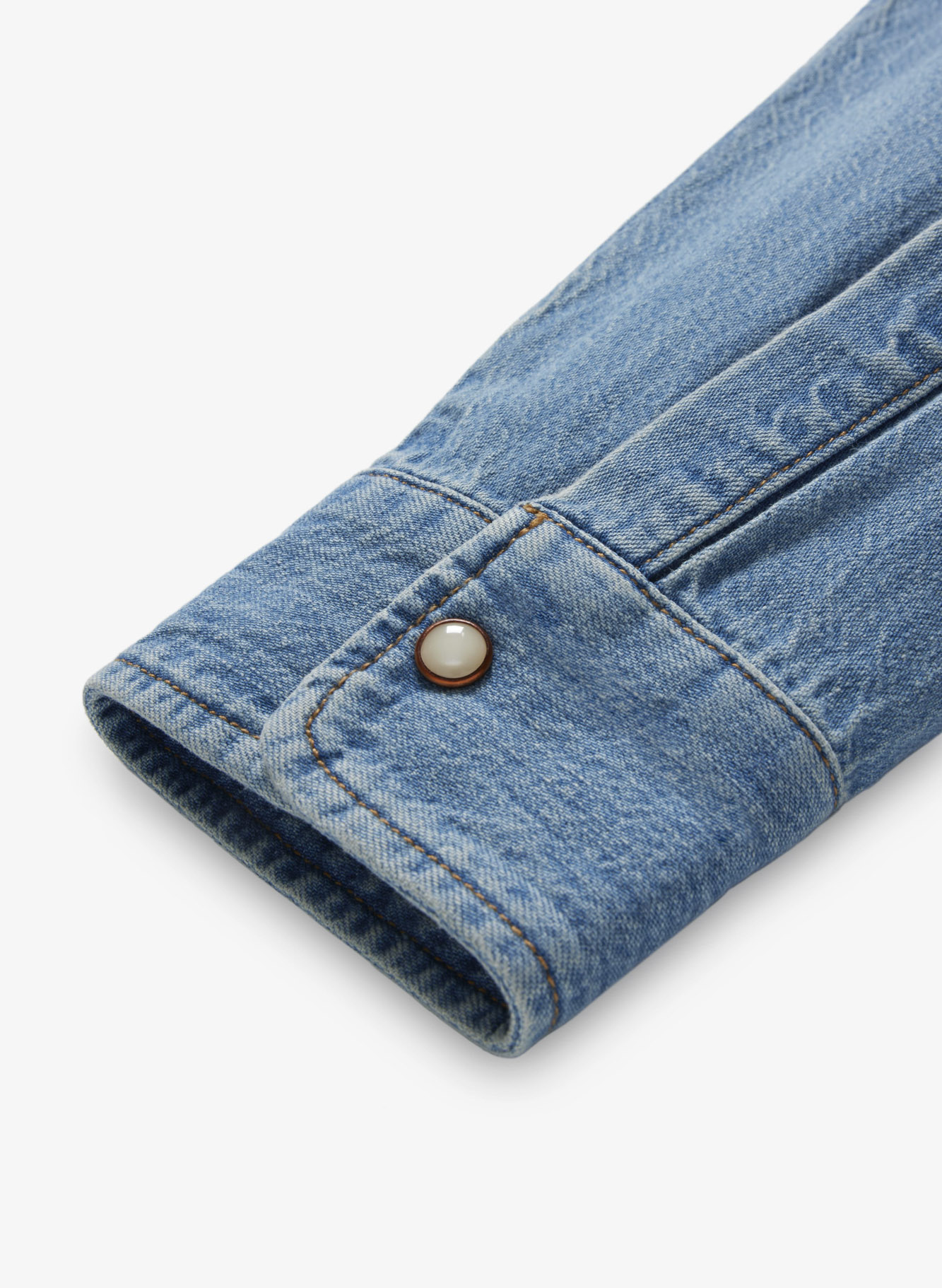 Levi's ® 首度聯手JJJJound 膠囊系列/ 經典細節十足- KEEDAN.COM