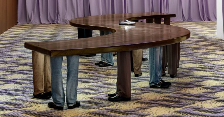 Gucci Horsebeat Society,Gucci,展覽,2024 男裝時裝週,樂福鞋,馬銜鍊