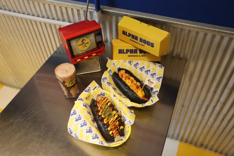 niko and..., ALPHA DOGS ,熱狗堡, 聯名,