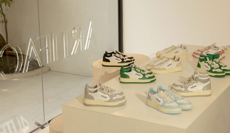 AUTRY, LE SSERAFIM, BLACKPINK, ARTIFACTS, 運動鞋