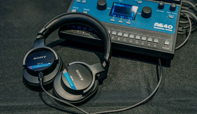 Sony, MDR-M1, 監聽耳機, 封閉式耳機