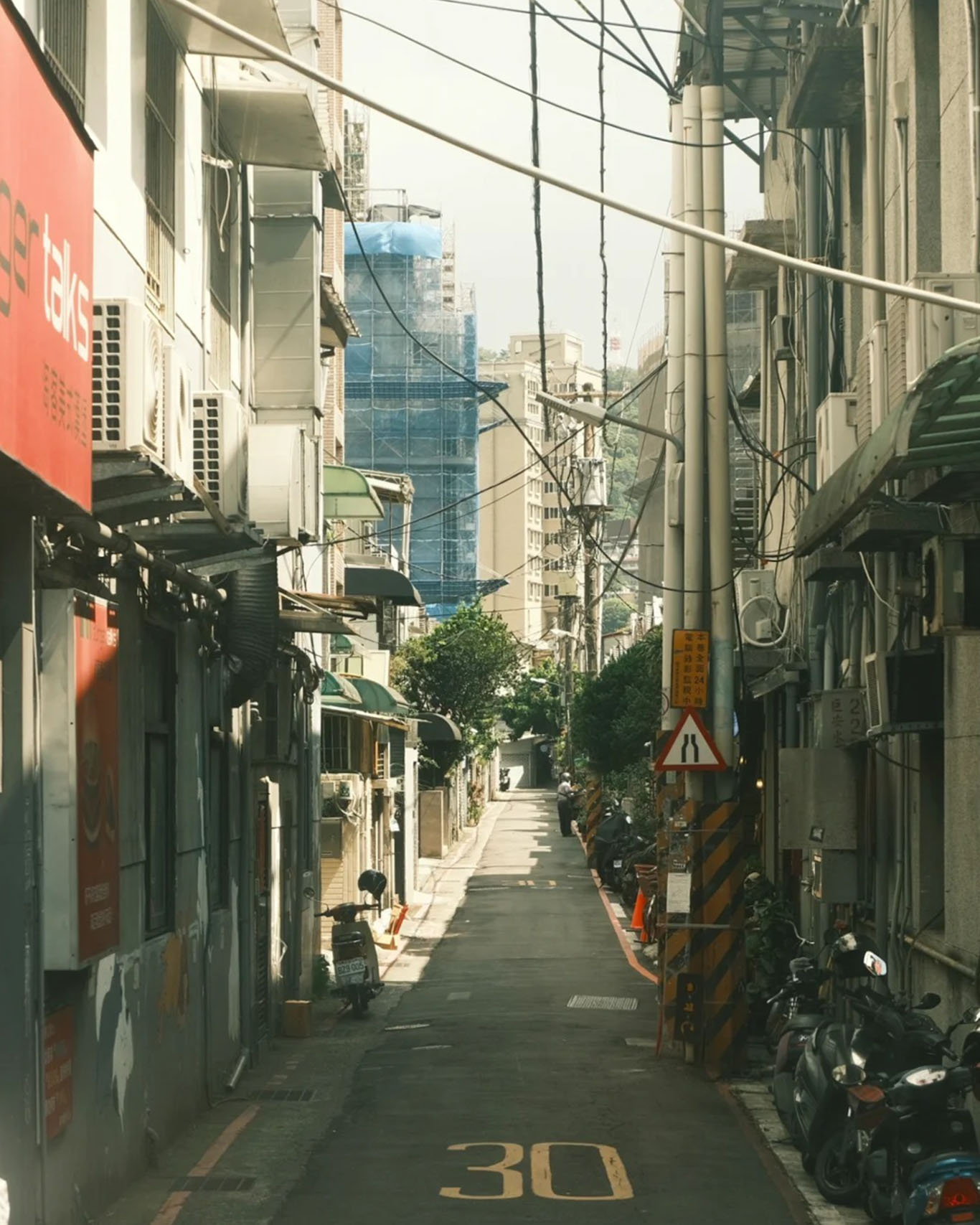2025-taiwan-vintage-store-shopping-area-4 古著店, Travis Vintage , 木村拓哉, 台北古著, 赤峰街, 台中古著, 台南古著, 高雄古著, BASE 1, 0311 Vintage , 無形 Invisible, 探古著, 東星商店, 靑苔, Moss Archives, 晝寢, 照舊, 古著倉庫