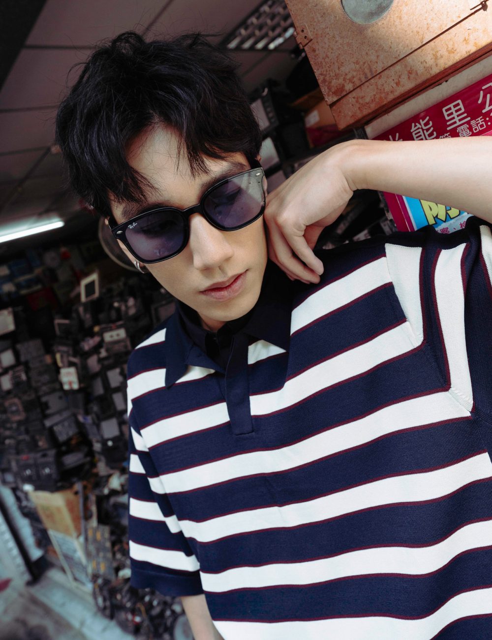 rayban (5 - 28) rayban (5 - 28)