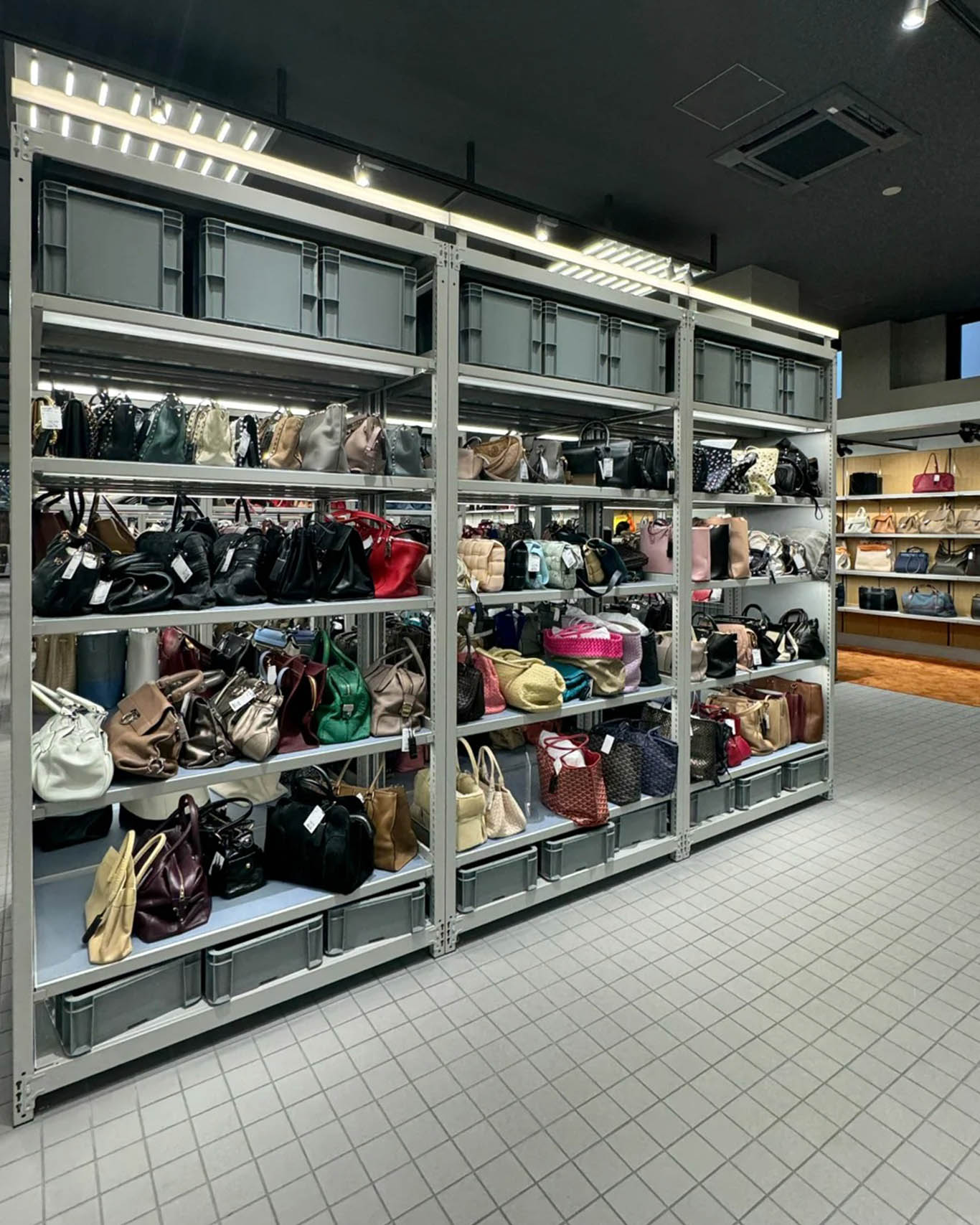 2025-nagoya-fashion-shopping-map-7 名古屋, 逛街地圖, 大須商店街, 栄, 千種, 樂高樂園, 中部電力 MIRAI TOWER, 古著, 選貨店, 買取店, 黑膠唱片店, 家具店, 生活雜物, 日本服裝品牌 ,藝術書店, 單車店, Graphpaper NAGOYA, JACK IN THE BOX, KOMEHYO, コメ兵, Banana Records, Feeet, STORE IN FACTORY, KINK, Alpen NAGOYA, Uneven General Store, Manila Books & Gift, sahan, Black Sign, Circles, ON READING