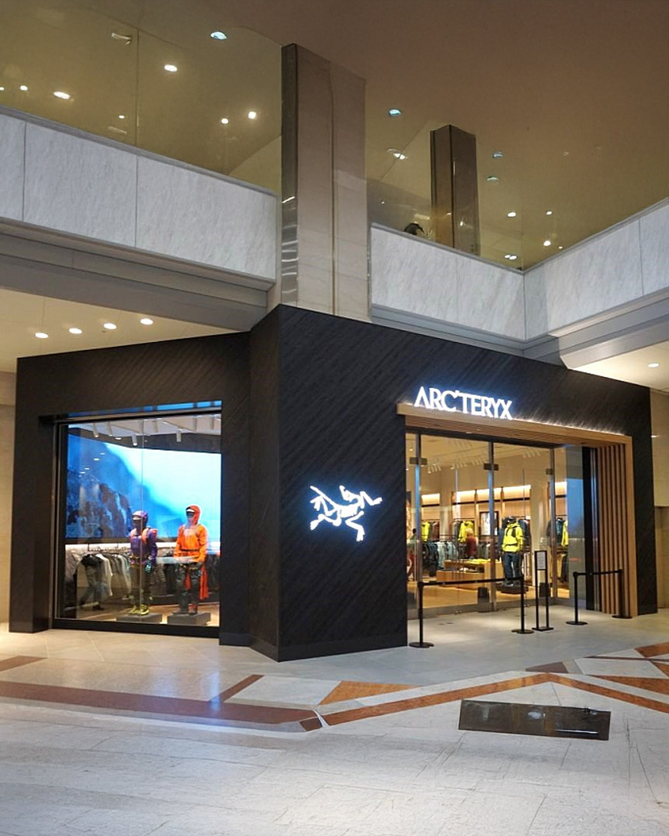 日本, 日本逛街, 東京逛街, 旗艦店, 逛街, 跑步, 戶外, 選物, 逛街地圖, Nike, 原宿, On, 昂跑, 銀座, New Balance, NB, Salomon, 京都 BAL, Arc'teryx, 始祖鳥, 池袋