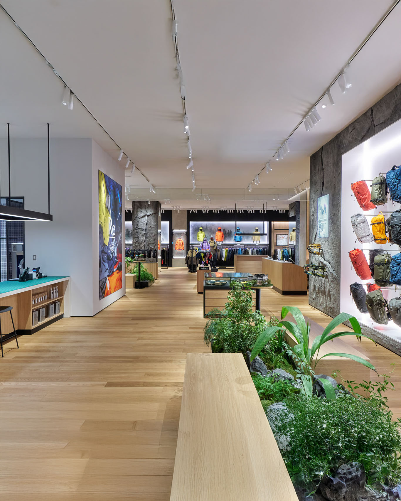 日本, 日本逛街, 東京逛街, 旗艦店, 逛街, 跑步, 戶外, 選物, 逛街地圖, Nike, 原宿, On, 昂跑, 銀座, New Balance, NB, Salomon, 京都 BAL, Arc'teryx, 始祖鳥, 池袋