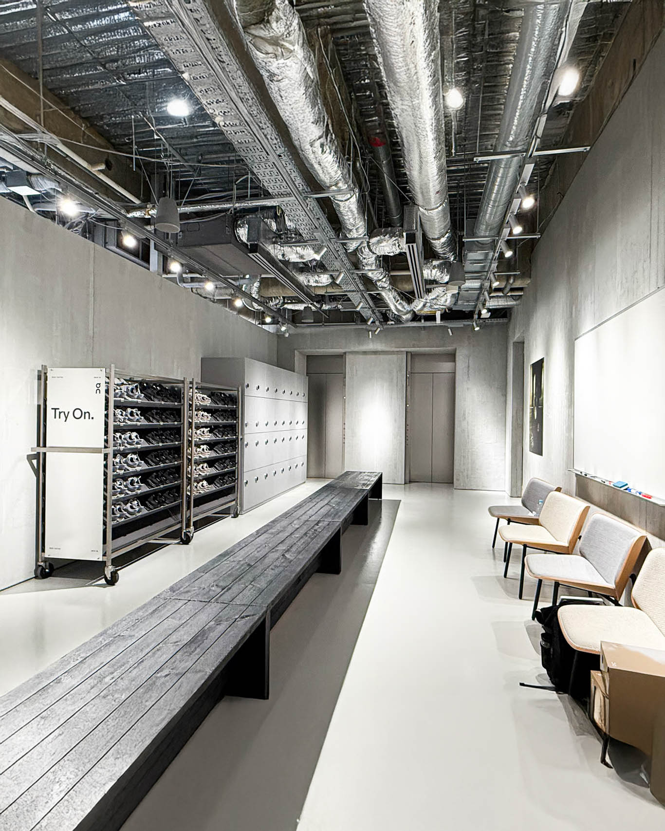 日本, 日本逛街, 東京逛街, 旗艦店, 逛街, 跑步, 戶外, 選物, 逛街地圖, Nike, 原宿, On, 昂跑, 銀座, New Balance, NB, Salomon, 京都 BAL, Arc'teryx, 始祖鳥, 池袋