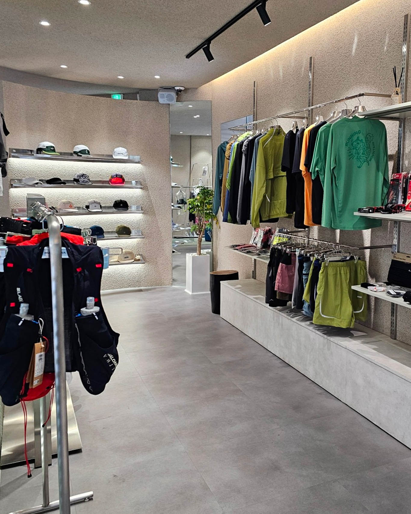 2025-korea-seoul-running-outdoor-fashion-shopping-map-11 韓國, 韓國逛街, 首爾逛街, 首爾戶外, 首爾跑步, 景福宮, 北村韓屋村, 白馬公園, 西橋洞, 狎鷗亭, 石坡亭, 江南, 逛街, 跑步, 戶外, 選物, 逛街地圖, ON YOUR MARK, GOOD RUNNER, Wherever Run, MAB SEOUL, OUT OF ALL, Racement, SEOUL MARATHON