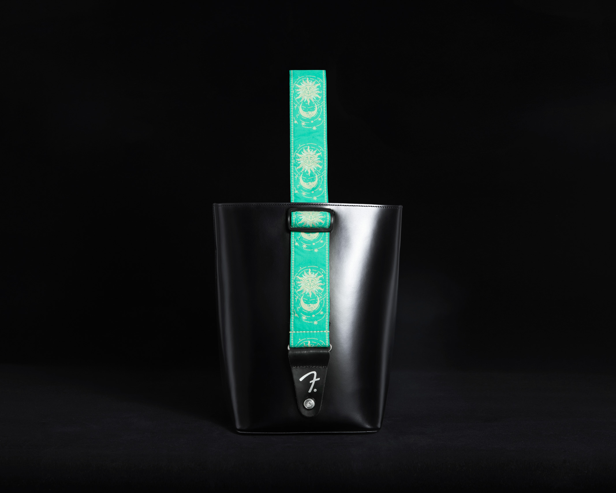 Fender Strapbag Leather, Fender, 水桶包, 吉他背帶, 日本限定