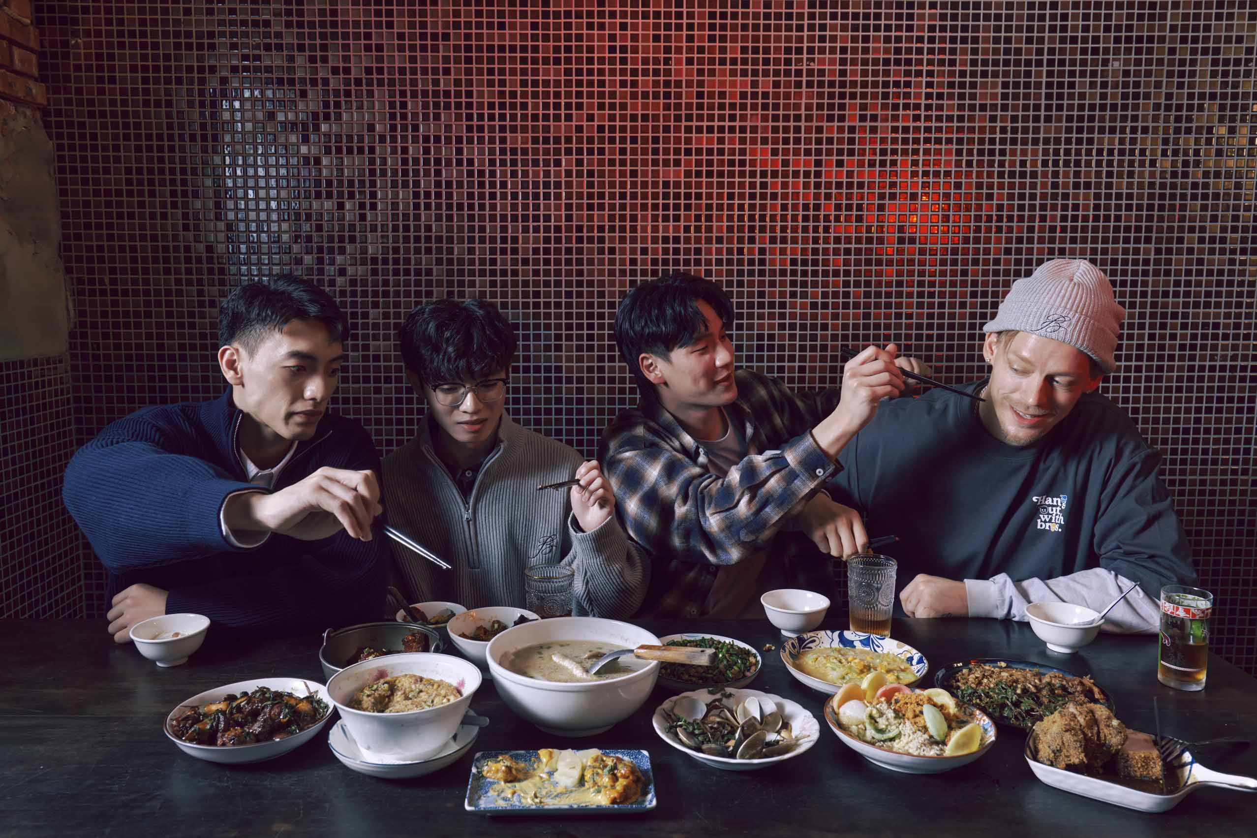 plain-me, Hang out with bros,中信兄弟, 中信特攻 , 中信飛牡蠣 , 中信育樂, 王威晨, 宋晟睿, 謝亞軒, 魏嘉豪, Doggo, 飛克, 西裝穿搭, 輕紳士, 台味時尚, 聯名