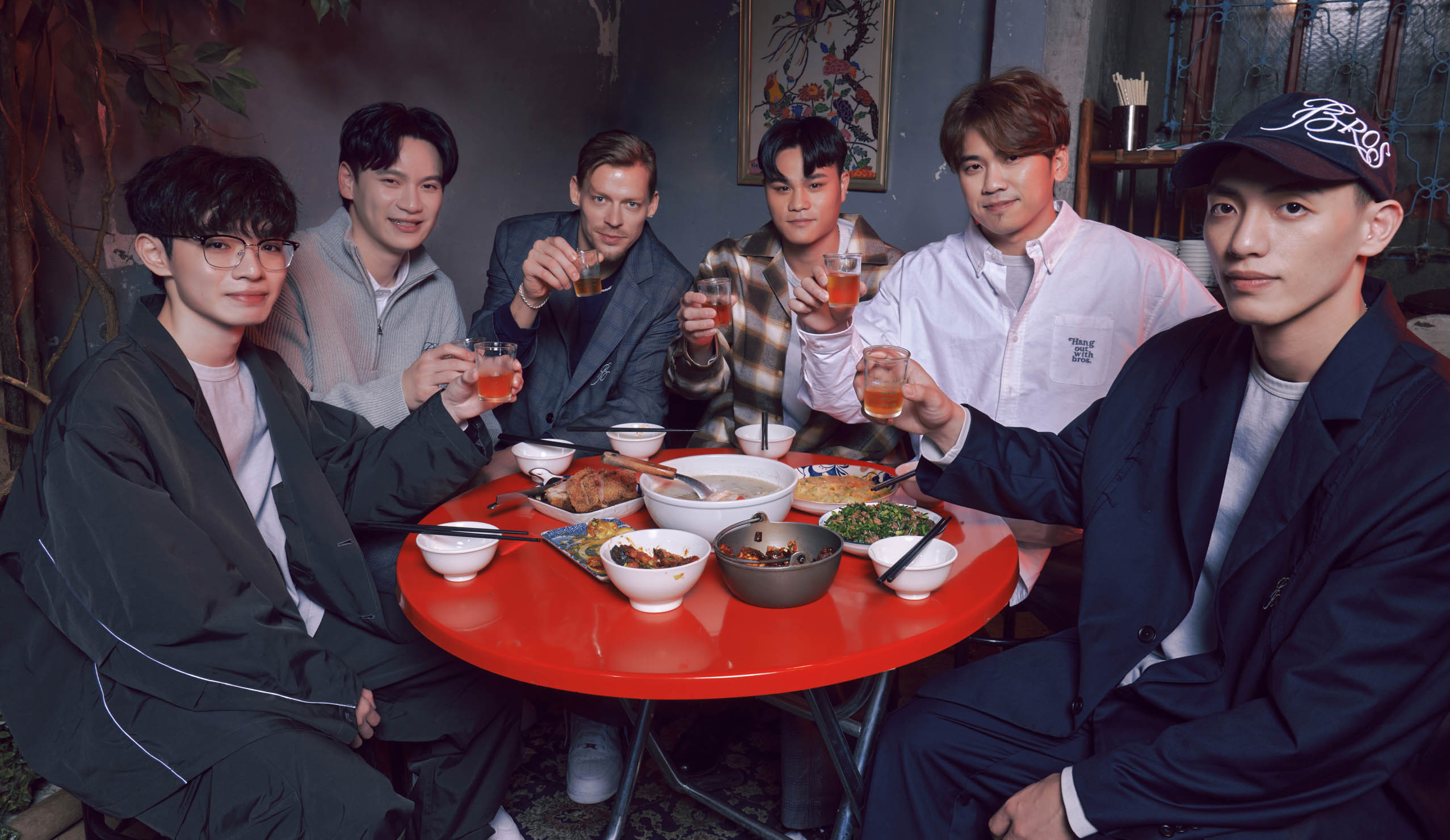 plain-me, Hang out with bros,中信兄弟, 中信特攻 , 中信飛牡蠣 , 中信育樂, 王威晨, 宋晟睿, 謝亞軒, 魏嘉豪, Doggo, 飛克, 西裝穿搭, 輕紳士, 台味時尚, 聯名