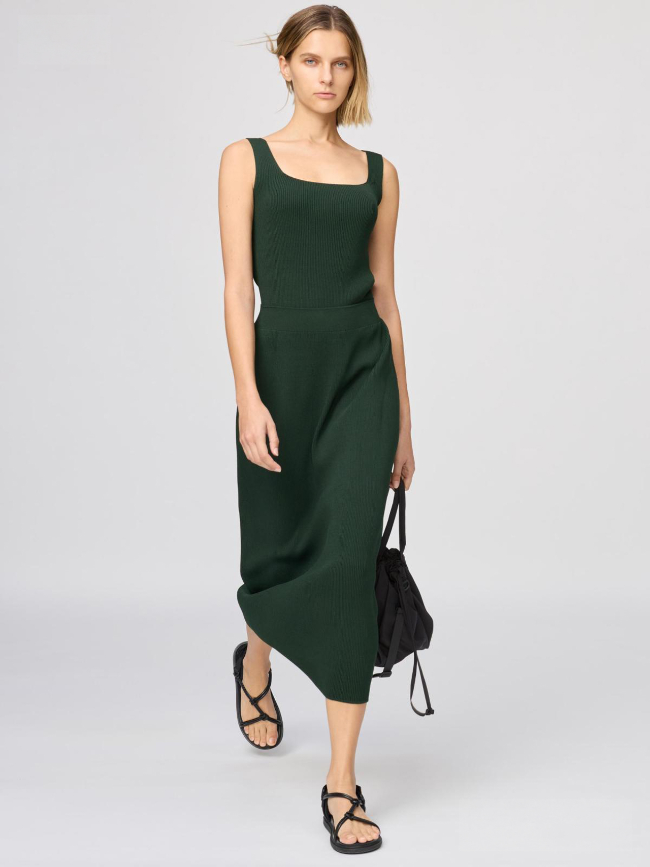 UNIQLO : C, 2026春夏, Clare Waight Keller, 太陽眼鏡, 繭型褲, 太陽眼鏡, 帆船鞋,