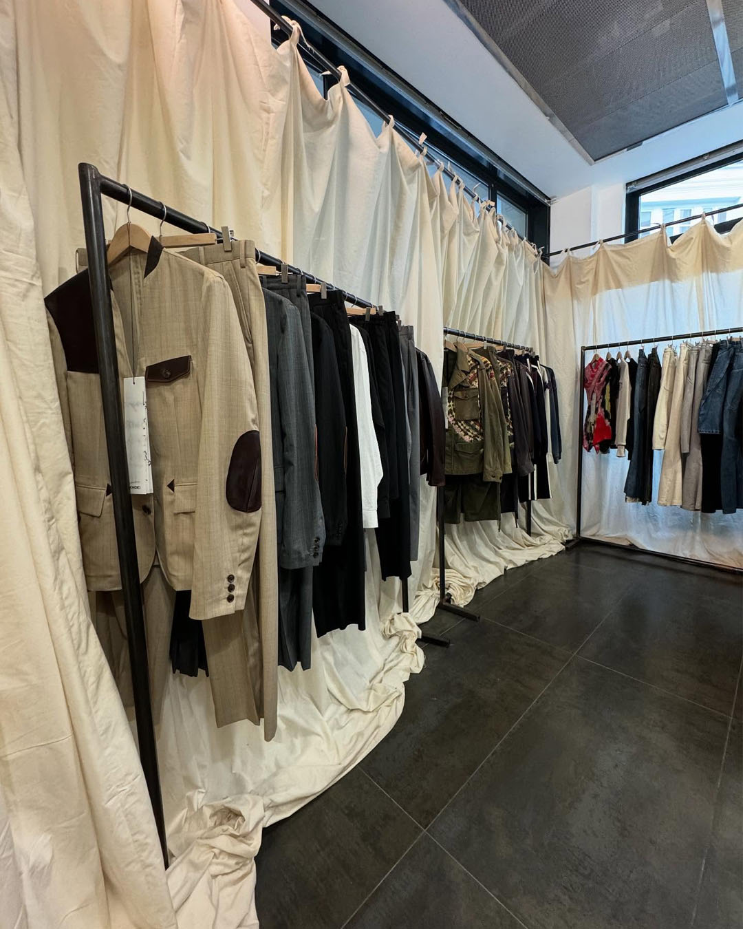 日本, 日本逛街, 沖繩, 沖繩逛街, 逛街地圖, 古著, 選物, 銀飾, 陶藝, 書店, 傢俱, 那霸, 浮島通, 國際通, 天堂通, FLOAT, 金細工またよし, 又吉健次郎, SOUTH STORE, SOUTH BRIDGE, 文庫の文庫, Bunko no Bunko, Luft Shop, WALL WONDERCUBE, 今村工作室, 今村能章, 琉球ぴらす